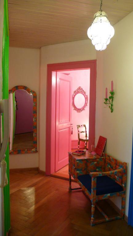 B&B La Vie En Rose Basel Rom bilde